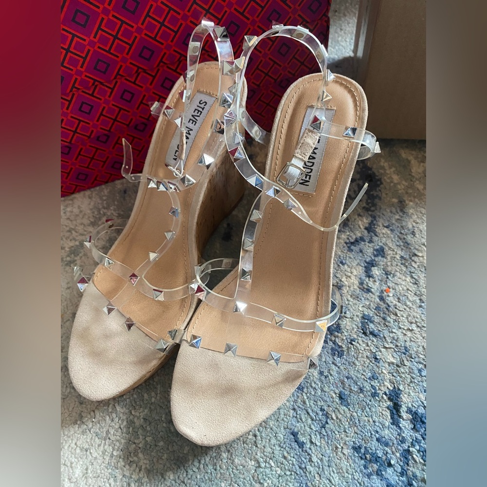 Steven Madden Studded wedge